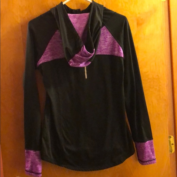 Reebok zip up hoodie size Medium. Soft+Stretchy - Picture 2 of 2